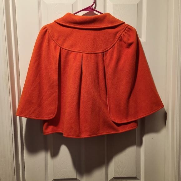 Girl's Small Fish Caplet style jacket (C7) - Picture 2 of 4